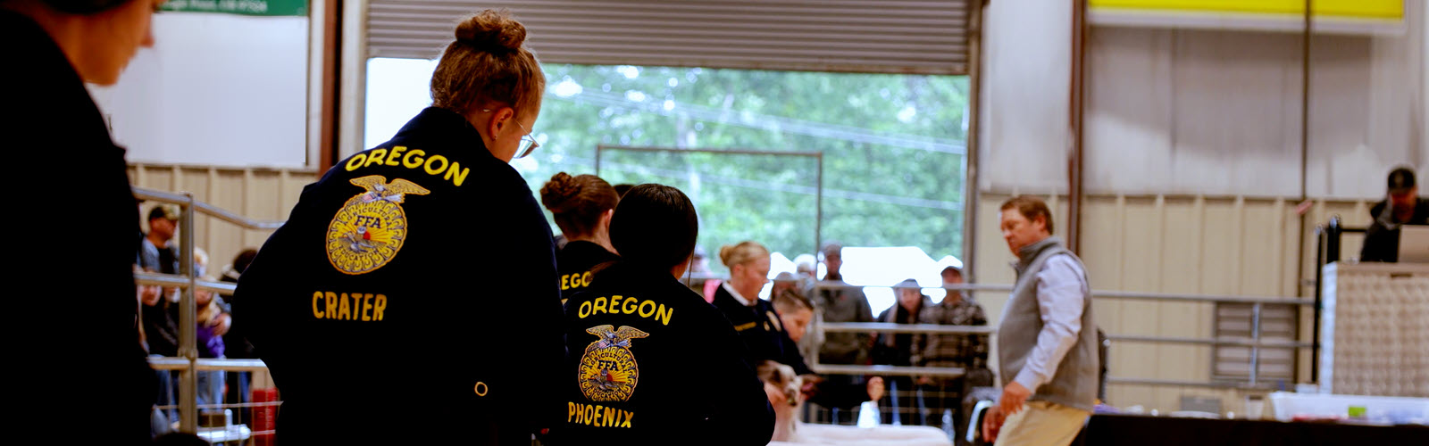 4-H and high school equestrian team members with their horses