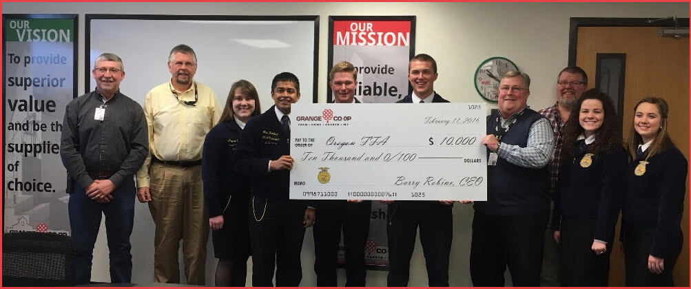 Grange Co-op Donates $10,000 to Oregon FFA Foundation.